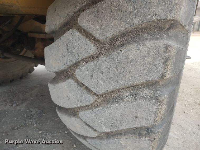 image for item DO3848 1990 Grove RT528C  crane