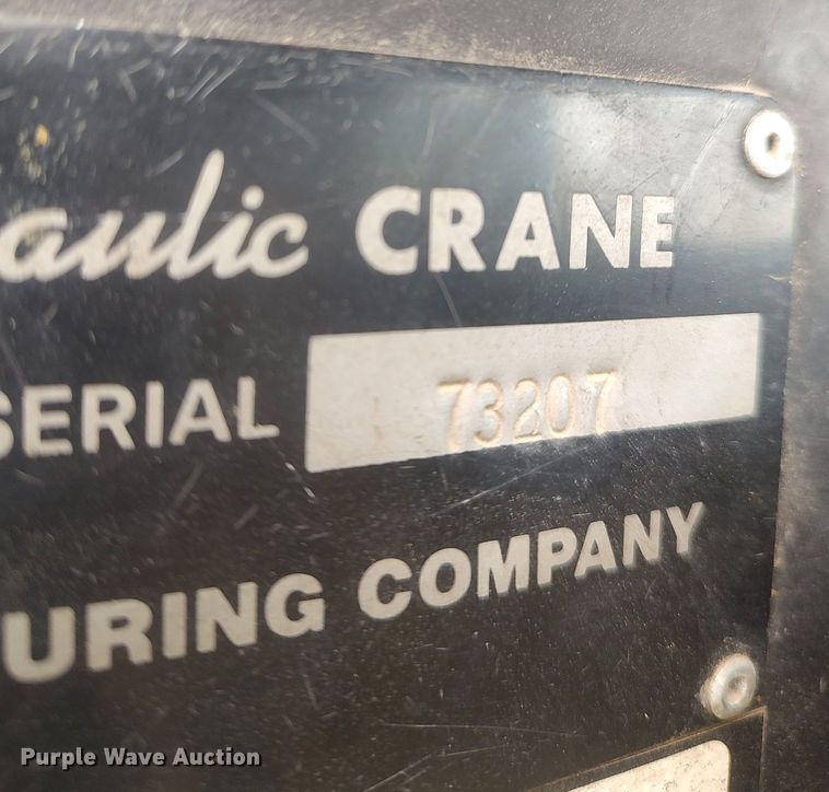 image for item DO3848 1990 Grove RT528C  crane