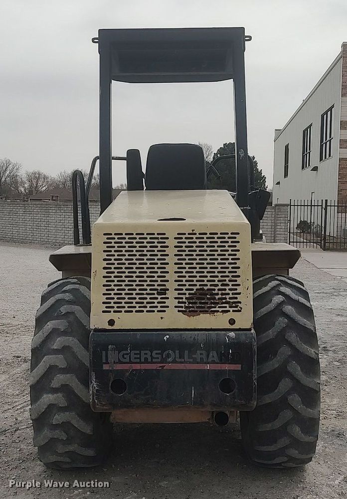 image for item DO3849 1998 Ingersoll Rand SD-70F  single drum vibratory roller