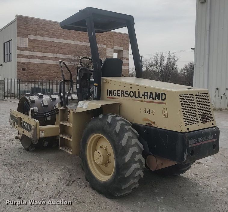 image for item DO3849 1998 Ingersoll Rand SD-70F  single drum vibratory roller