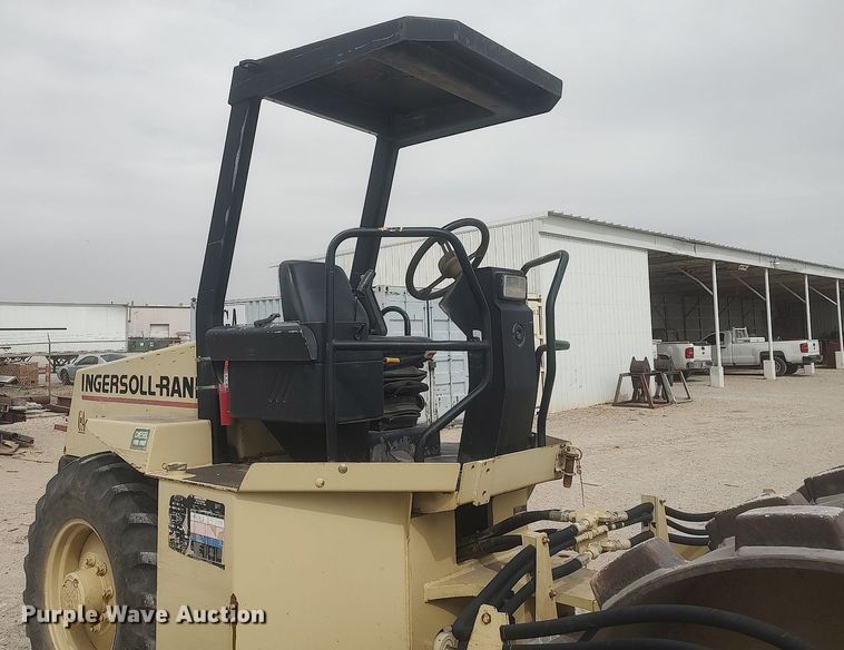 image for item DO3849 1998 Ingersoll Rand SD-70F  single drum vibratory roller