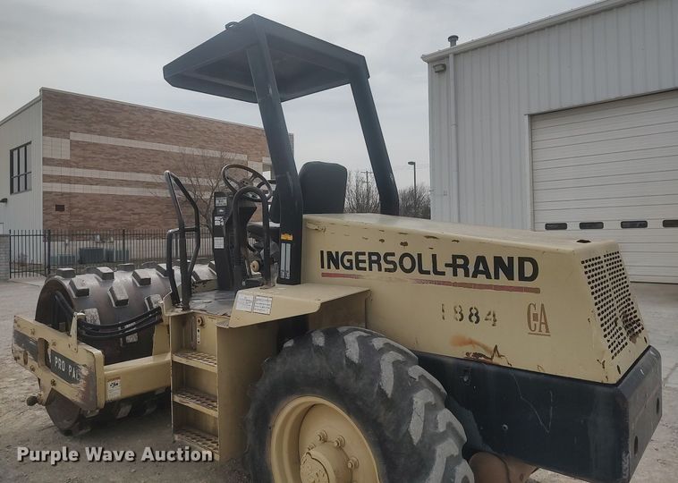 image for item DO3849 1998 Ingersoll Rand SD-70F  single drum vibratory roller