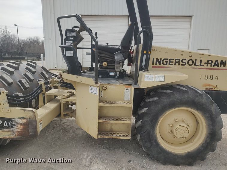 image for item DO3849 1998 Ingersoll Rand SD-70F  single drum vibratory roller