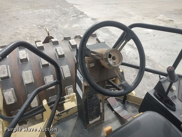 image for item DO3849 1998 Ingersoll Rand SD-70F  single drum vibratory roller