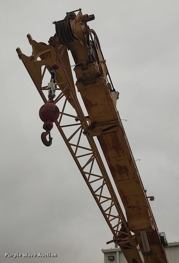 image for item DO3850 1981 Grove RT630  crane