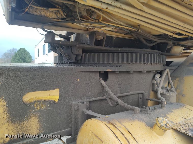 image for item DO3850 1981 Grove RT630  crane