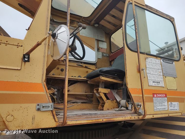 image for item DO3850 1981 Grove RT630  crane