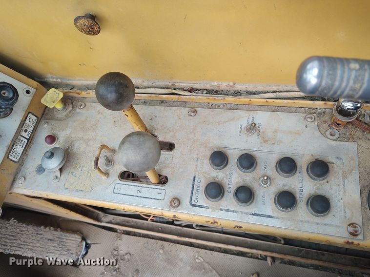 image for item DO3850 1981 Grove RT630  crane