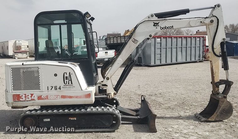 image for item DO3851 1999 Bobcat 334  mini excavator