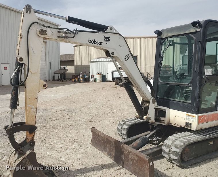 image for item DO3851 1999 Bobcat 334  mini excavator