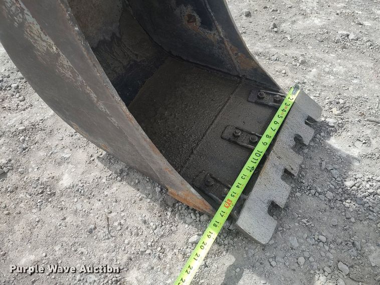 image for item DO3851 1999 Bobcat 334  mini excavator