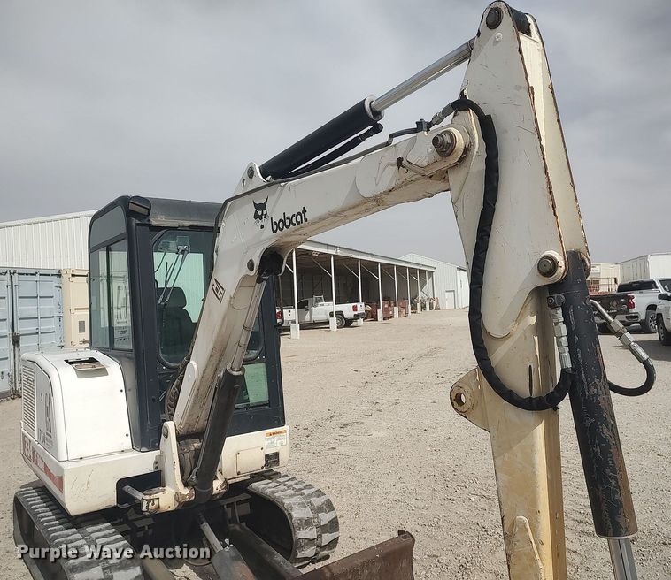 image for item DO3851 1999 Bobcat 334  mini excavator