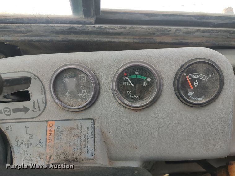 image for item DO3851 1999 Bobcat 334  mini excavator