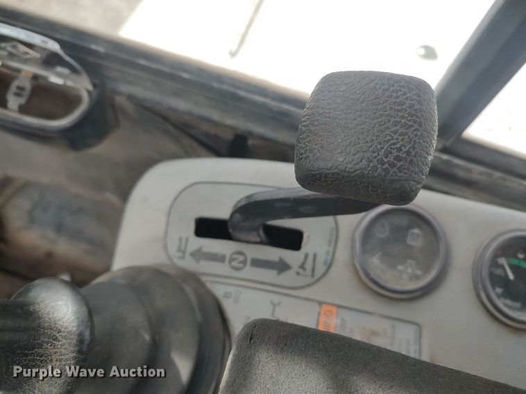 image for item DO3851 1999 Bobcat 334  mini excavator