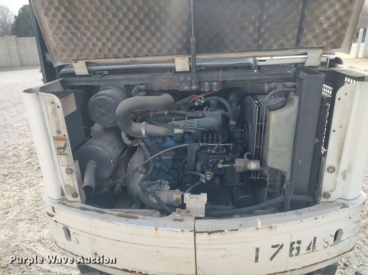 image for item DO3851 1999 Bobcat 334  mini excavator