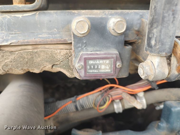 image for item DO3851 1999 Bobcat 334  mini excavator