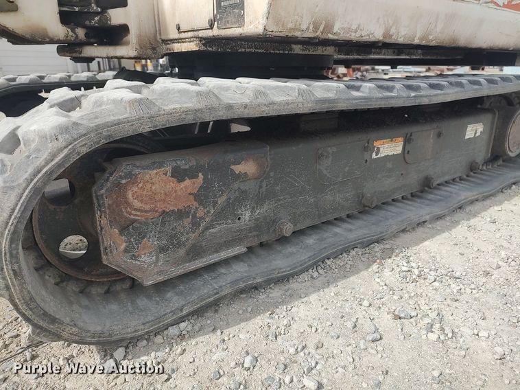 image for item DO3851 1999 Bobcat 334  mini excavator