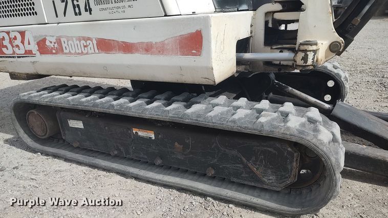 image for item DO3851 1999 Bobcat 334  mini excavator