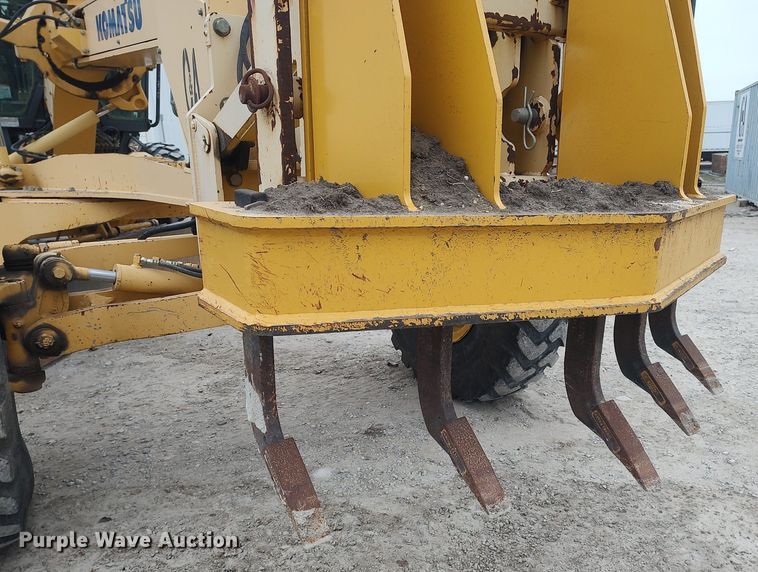 image for item DO3852 2006 Komatsu GD655-3C  motor grader