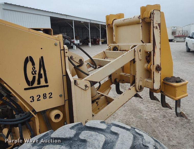 image for item DO3852 2006 Komatsu GD655-3C  motor grader