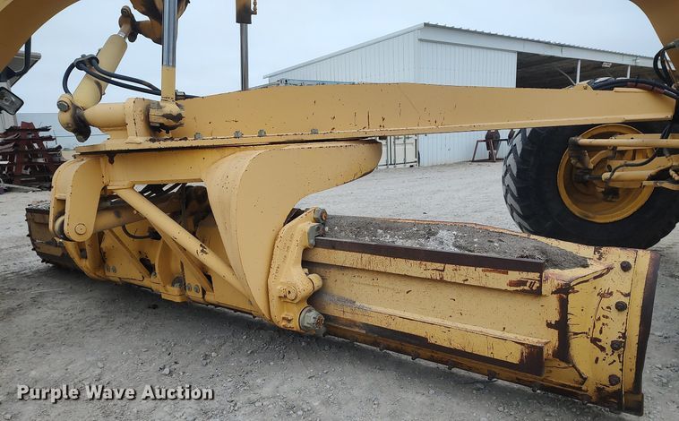 image for item DO3852 2006 Komatsu GD655-3C  motor grader