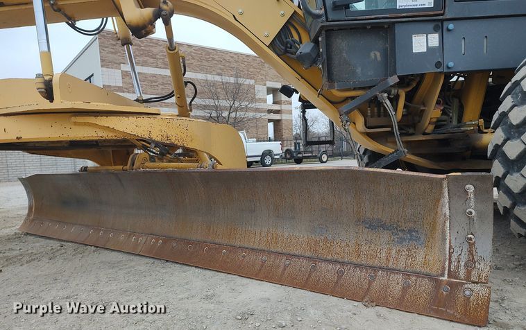 image for item DO3852 2006 Komatsu GD655-3C  motor grader