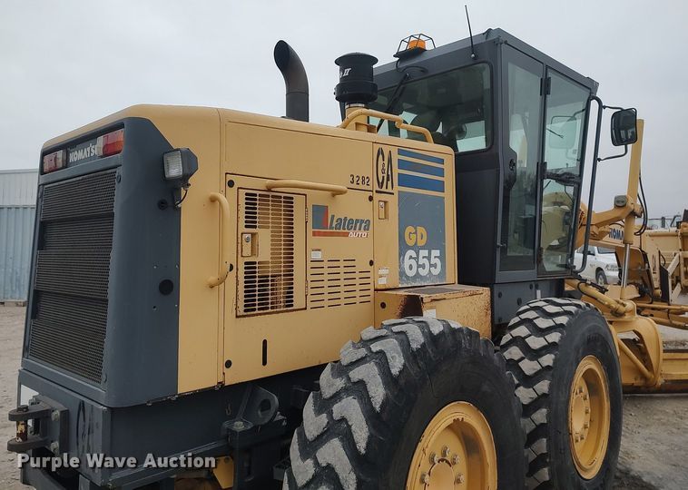image for item DO3852 2006 Komatsu GD655-3C  motor grader