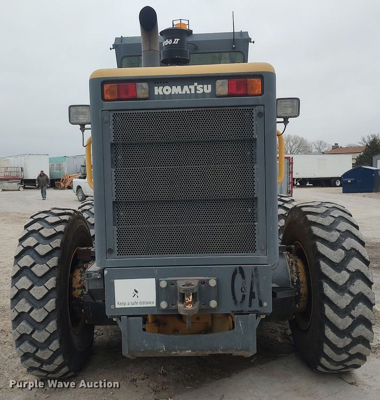 image for item DO3852 2006 Komatsu GD655-3C  motor grader