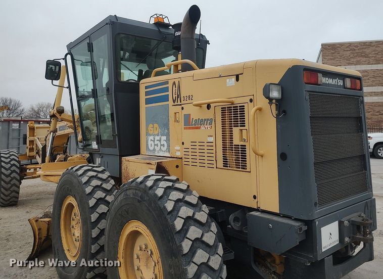 image for item DO3852 2006 Komatsu GD655-3C  motor grader