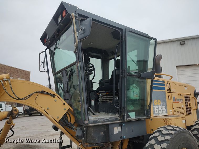 image for item DO3852 2006 Komatsu GD655-3C  motor grader