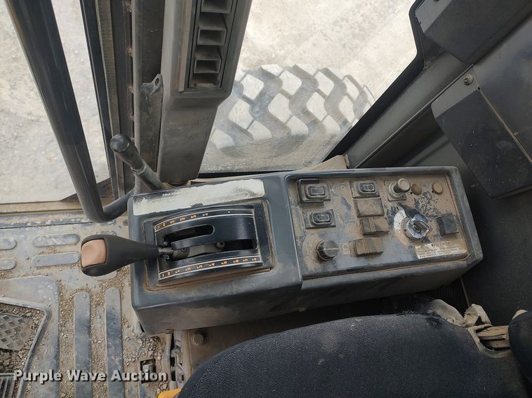 image for item DO3852 2006 Komatsu GD655-3C  motor grader