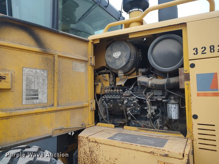image for item DO3852 2006 Komatsu GD655-3C  motor grader