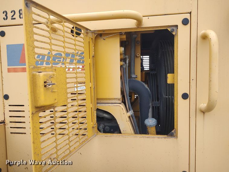 image for item DO3852 2006 Komatsu GD655-3C  motor grader