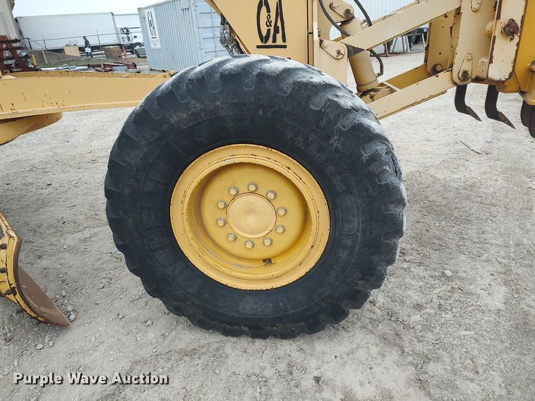 image for item DO3852 2006 Komatsu GD655-3C  motor grader