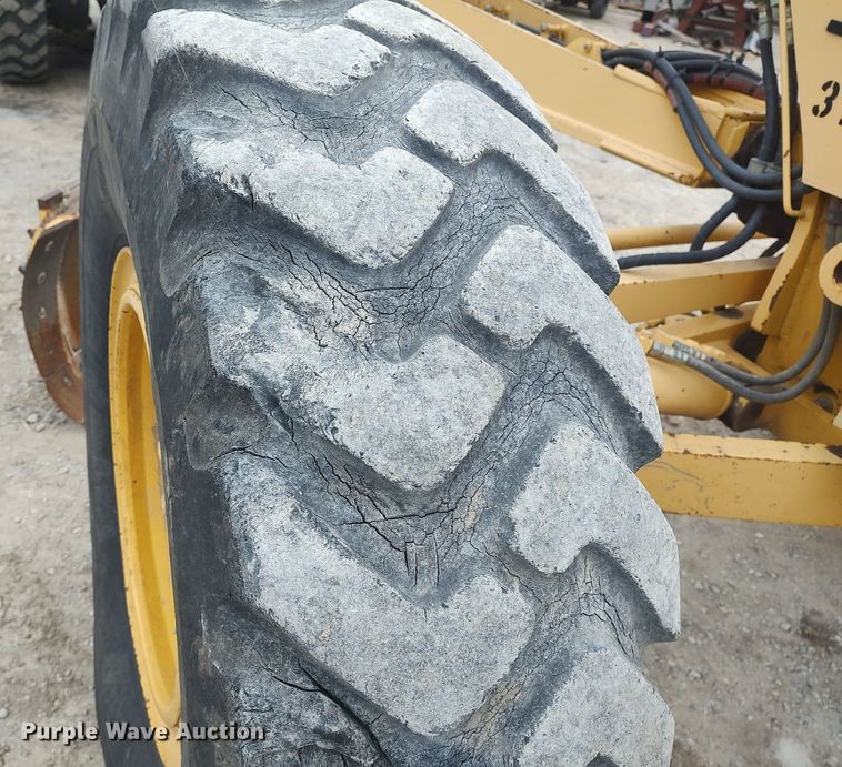 image for item DO3852 2006 Komatsu GD655-3C  motor grader