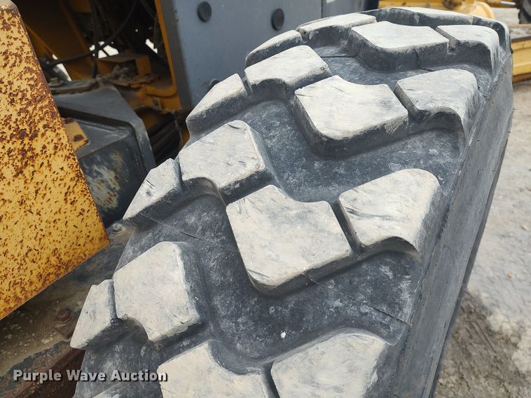 image for item DO3852 2006 Komatsu GD655-3C  motor grader