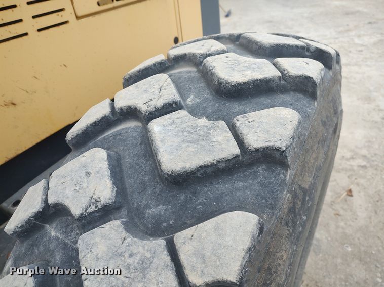 image for item DO3852 2006 Komatsu GD655-3C  motor grader