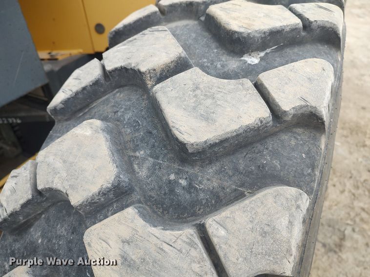 image for item DO3852 2006 Komatsu GD655-3C  motor grader