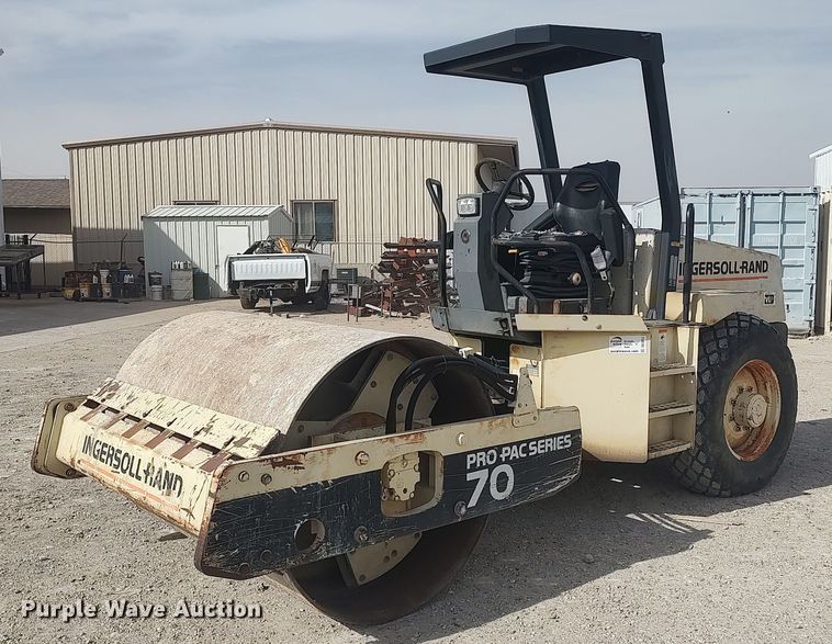 image for item DO3853 1998 Ingersoll Rand SD-70D  single drum vibratory roller