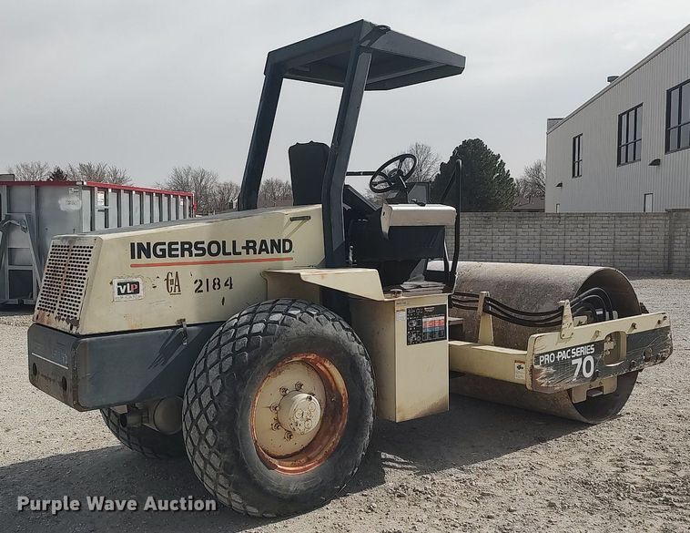 image for item DO3853 1998 Ingersoll Rand SD-70D  single drum vibratory roller