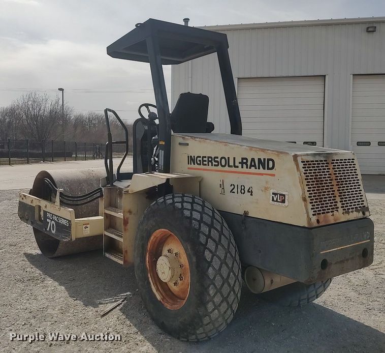 image for item DO3853 1998 Ingersoll Rand SD-70D  single drum vibratory roller