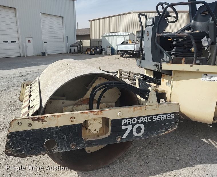 image for item DO3853 1998 Ingersoll Rand SD-70D  single drum vibratory roller