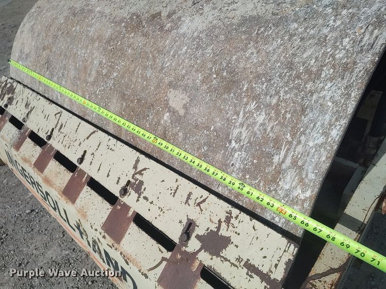 image for item DO3853 1998 Ingersoll Rand SD-70D  single drum vibratory roller