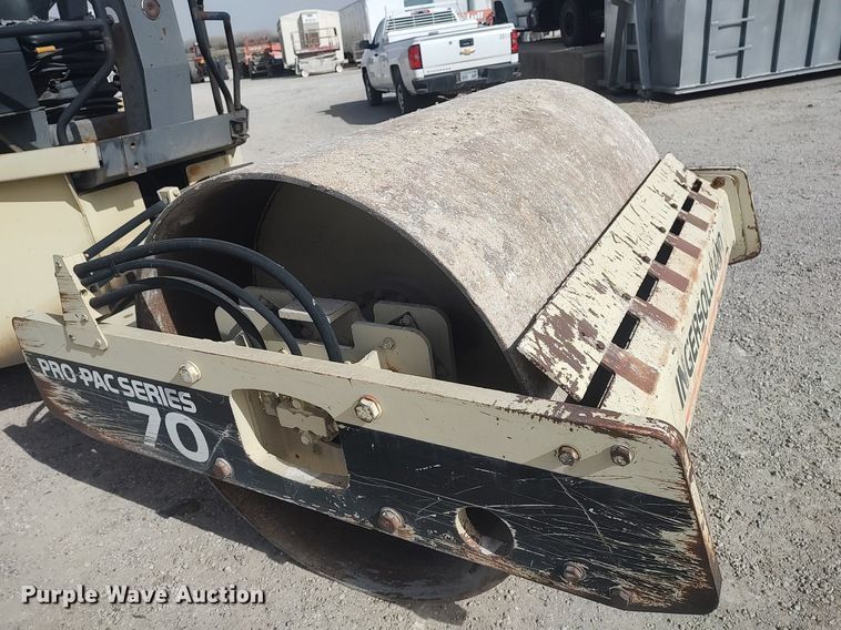 image for item DO3853 1998 Ingersoll Rand SD-70D  single drum vibratory roller