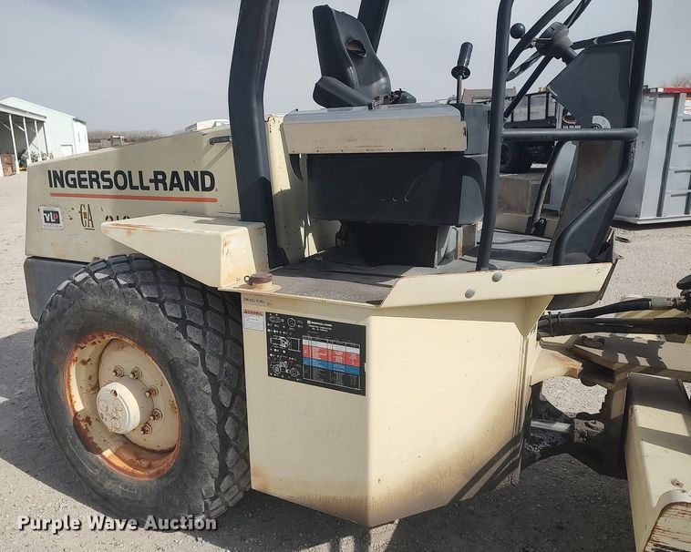 image for item DO3853 1998 Ingersoll Rand SD-70D  single drum vibratory roller