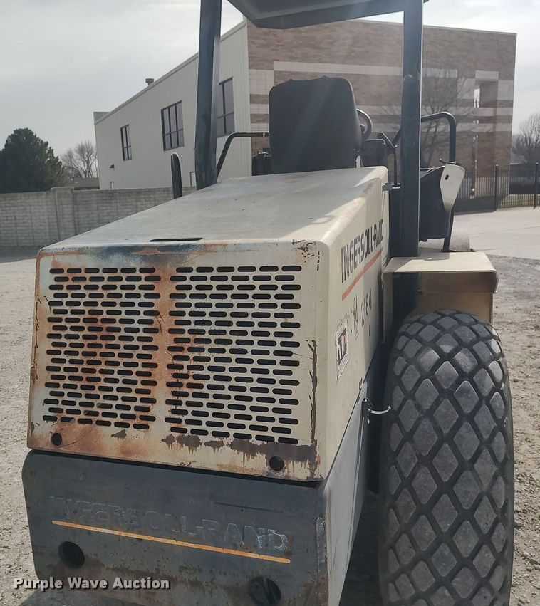 image for item DO3853 1998 Ingersoll Rand SD-70D  single drum vibratory roller