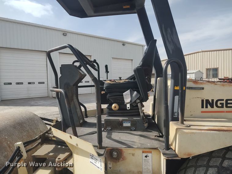 image for item DO3853 1998 Ingersoll Rand SD-70D  single drum vibratory roller