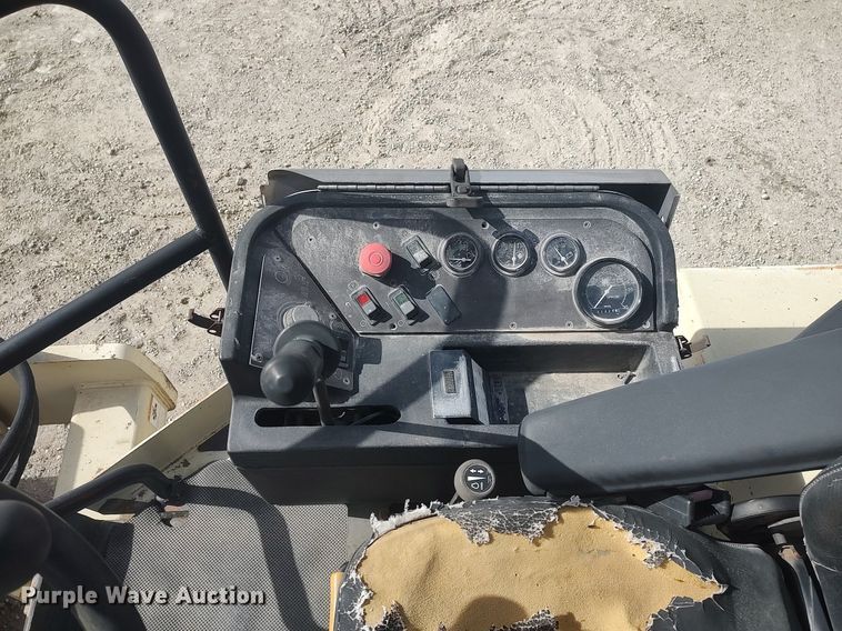 image for item DO3853 1998 Ingersoll Rand SD-70D  single drum vibratory roller