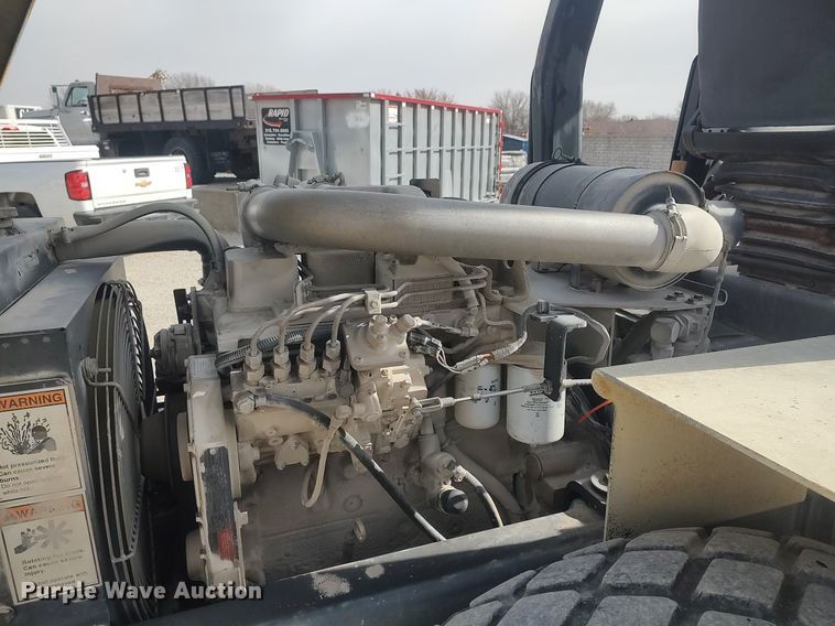 image for item DO3853 1998 Ingersoll Rand SD-70D  single drum vibratory roller