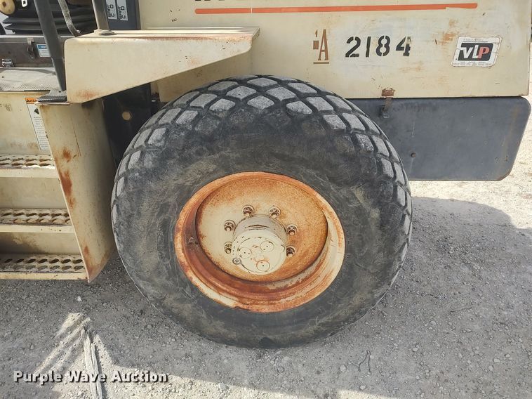 image for item DO3853 1998 Ingersoll Rand SD-70D  single drum vibratory roller